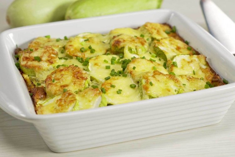 Calabacines con patatas y queso al horno