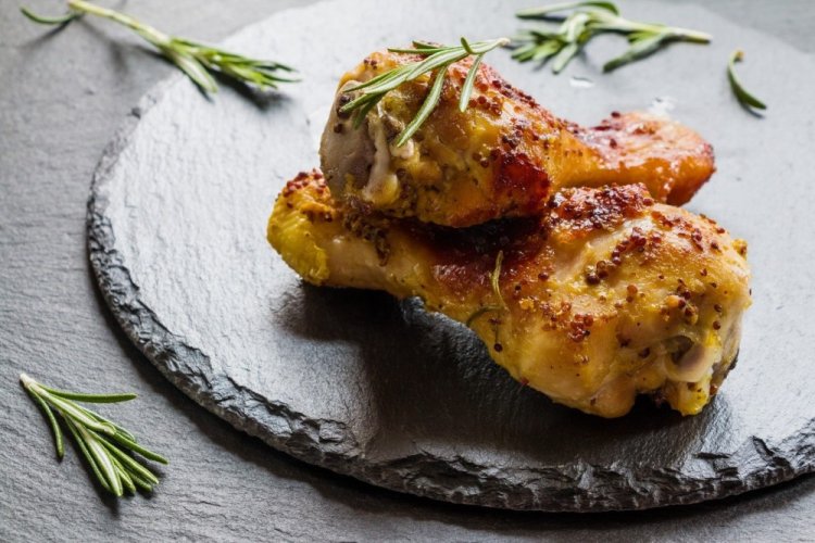 Muslos de pollo en marinada de mostaza dulce en freidora de aire