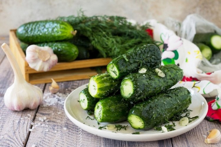Cold Pickled Cucumbers in 3 Hours