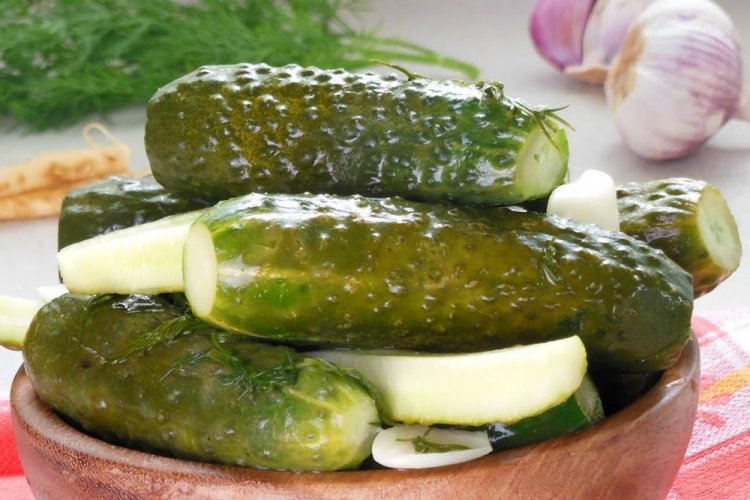 Cold Pickled Cucumbers with Sugar