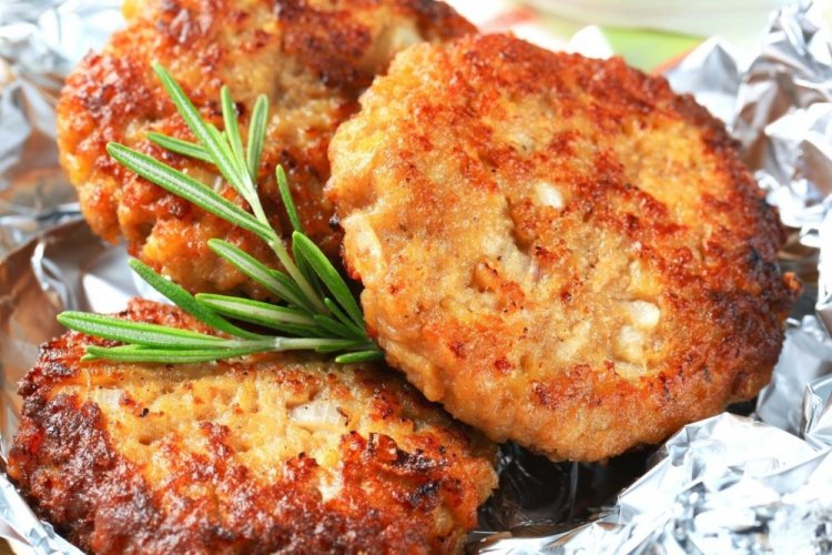 Pork Cutlets with Potatoes in an Air Fryer