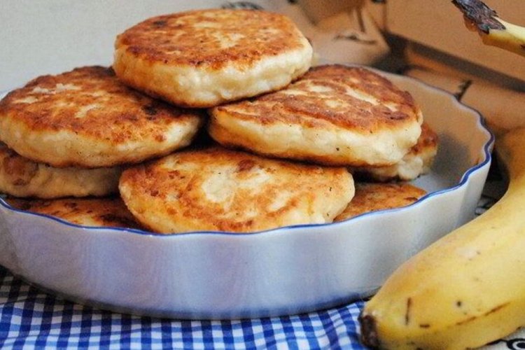 Banana Syrniki with Rice Flour in an Air Fryer