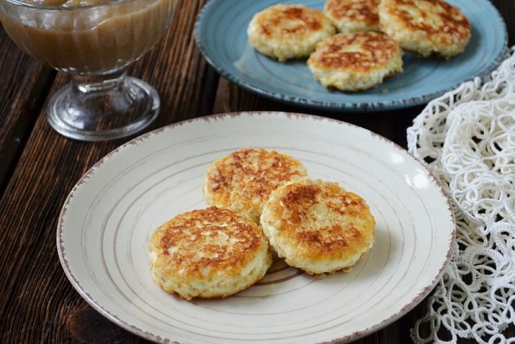 Syrniki with Oat Flour in an Air Fryer