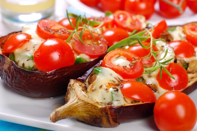 Eggplant with Cherry Tomatoes and Mozzarella in Air Fryer