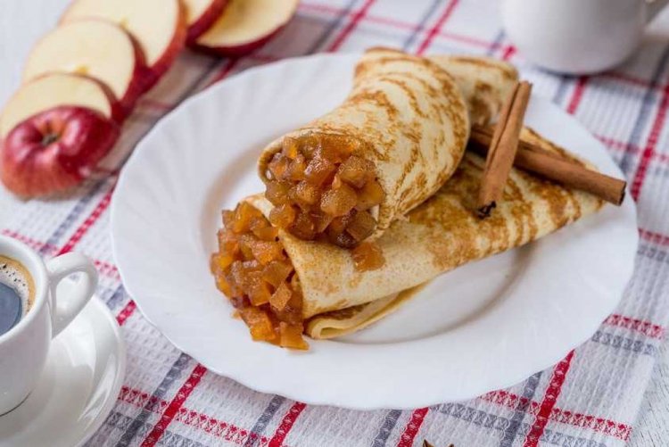 Apple and Cinnamon Filling for Pancakes
