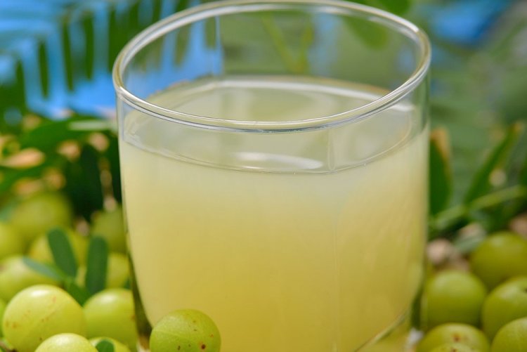 Zucchini Juice with Gooseberries for Winter