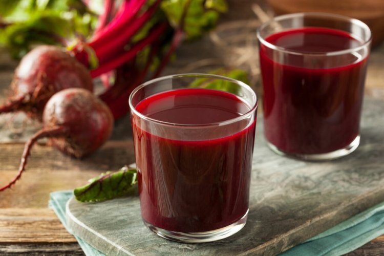 Zucchini, Beet, and Blackcurrant Juice for Winter