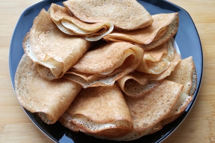 Pancakes on Kefir without Eggs
