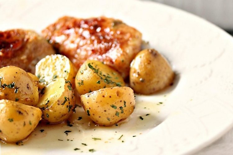 Chicken Thighs with Potatoes in an Air Fryer