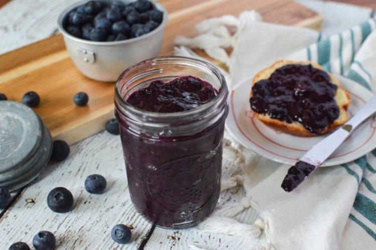 Blueberry Jam with Gelatin