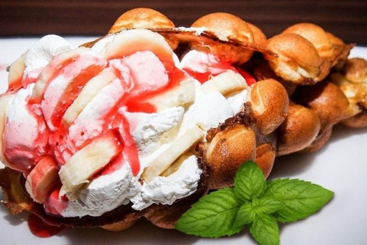 Hong Kong Waffles with Milk