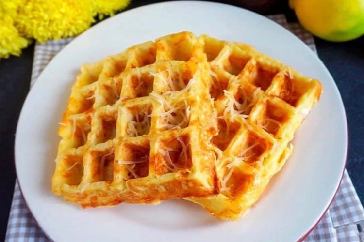 Corn Flour Cheese Waffles