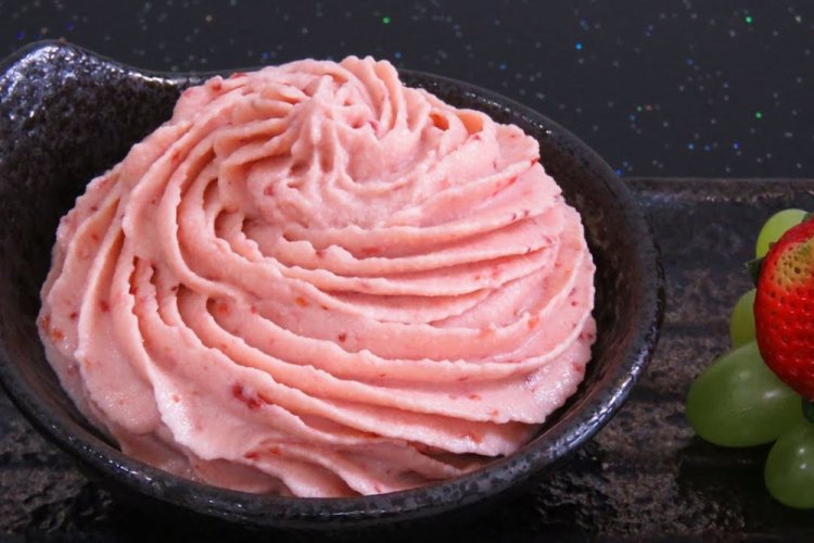 Berry Custard for Cake