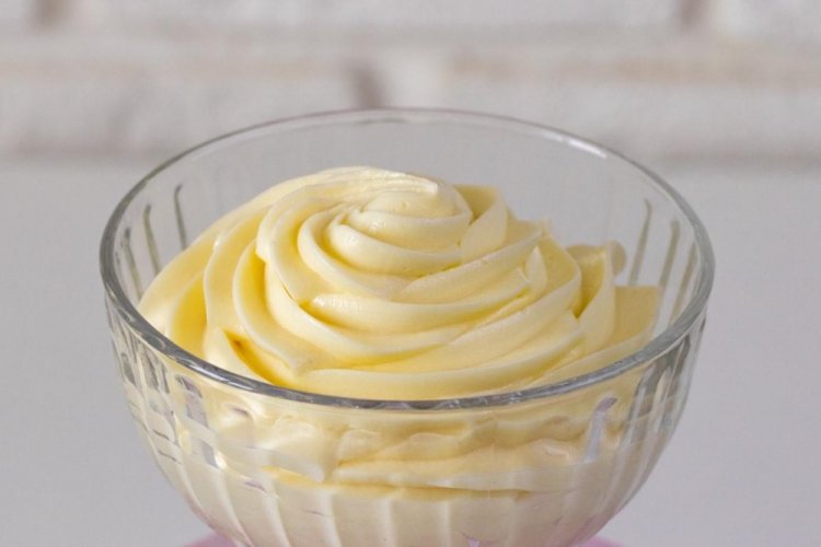 Sour Cream Custard for Cake