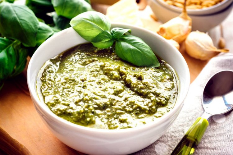 Salsa de albahaca y ajo