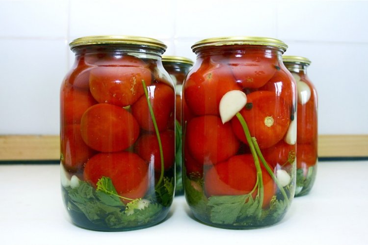 Tomatoes with Garlic without Vinegar