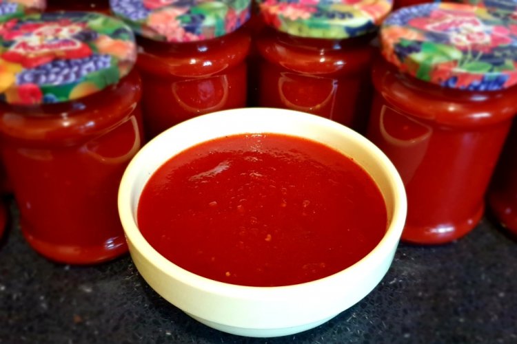 Tomato Ketchup without Vinegar for Winter