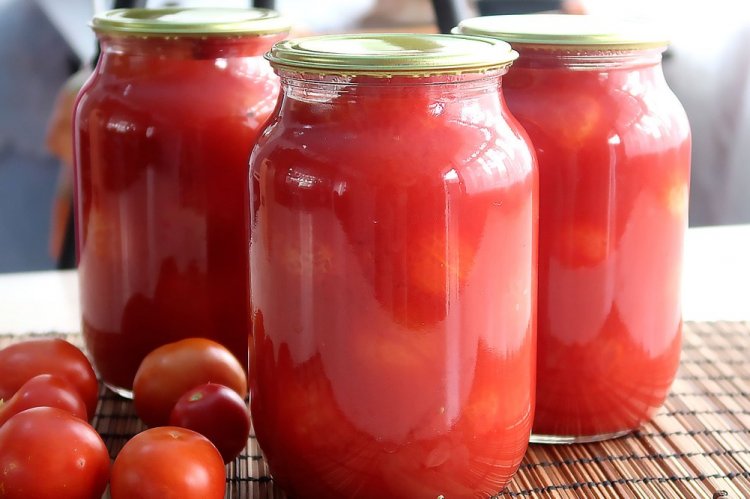 Tomatoes in Their Own Juice without Vinegar for Winter