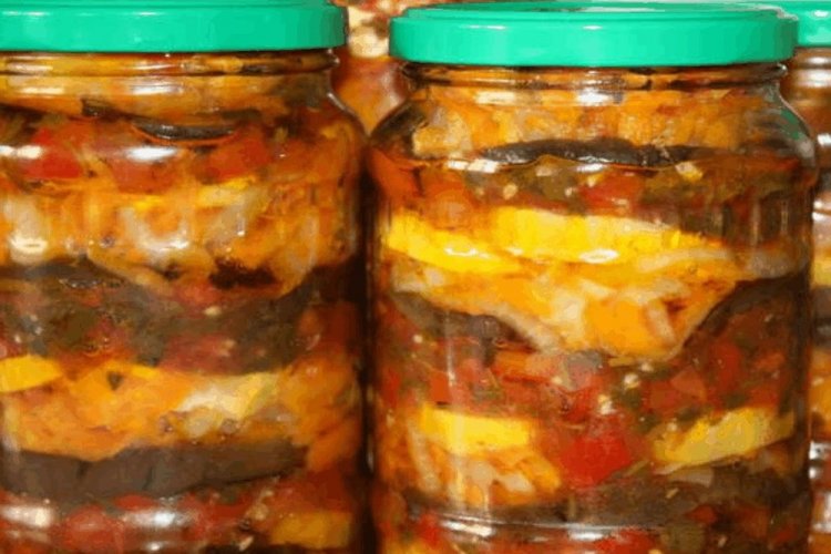 Zucchini and Eggplant Ratatouille without Vinegar for Winter