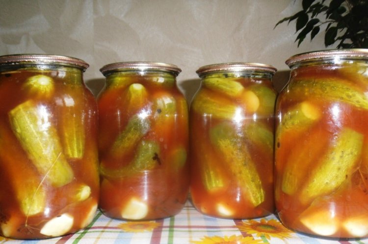 Cucumbers in Tomato Filling Without Vinegar for Winter