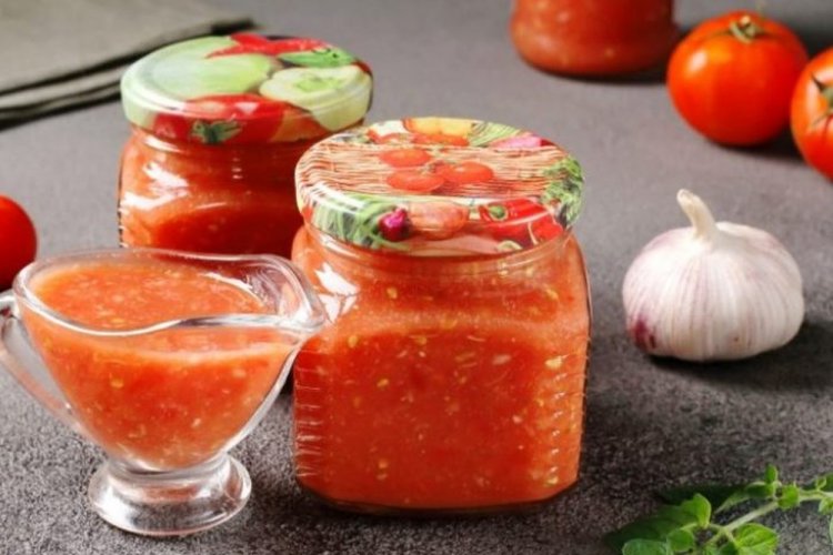 Horseradish Sauce with Vinegar for Winter