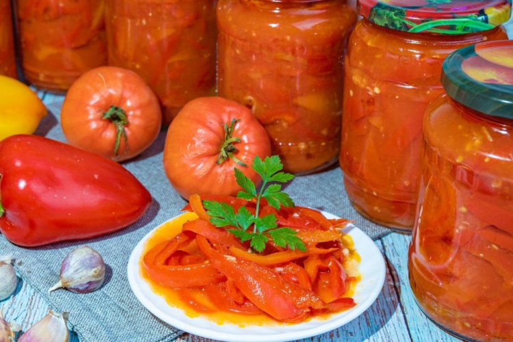 Lecho with Bell Pepper and Carrot for Winter