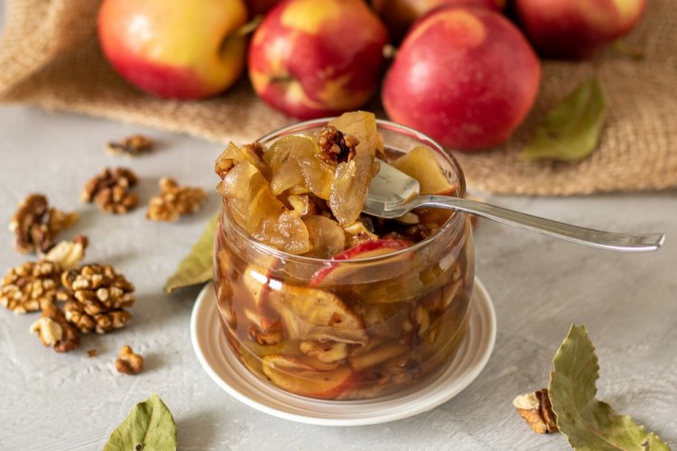 Apple and Walnut Jam for Winter