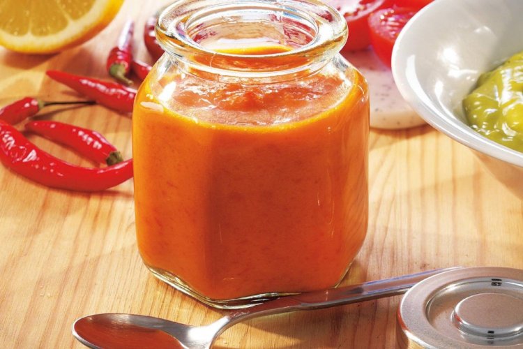 Spicy Apple Sauce for Winter