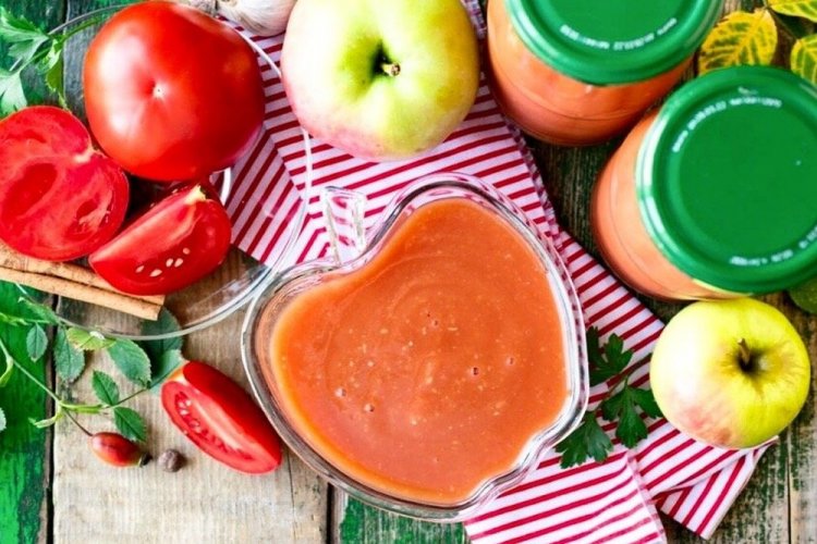Krasnodar Sauce with Apples for Winter