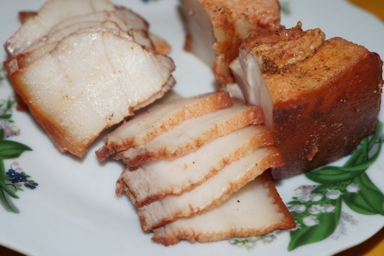 Pork Fat with Paprika in Onion Skins
