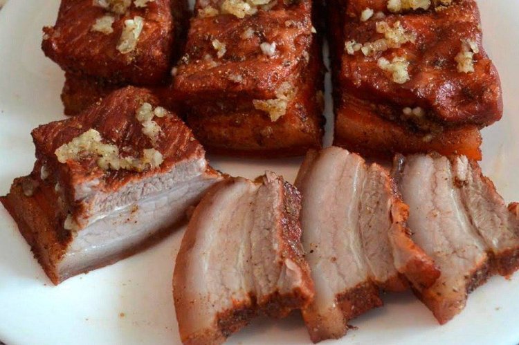 Pork Fat in Pieces in Onion Skins