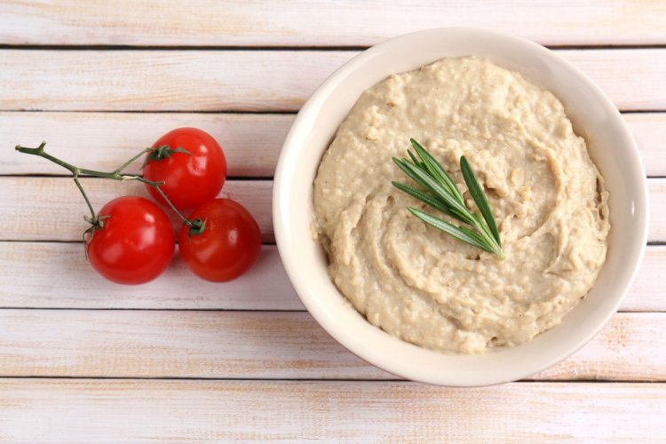 Sour Cream and Hummus Sauce