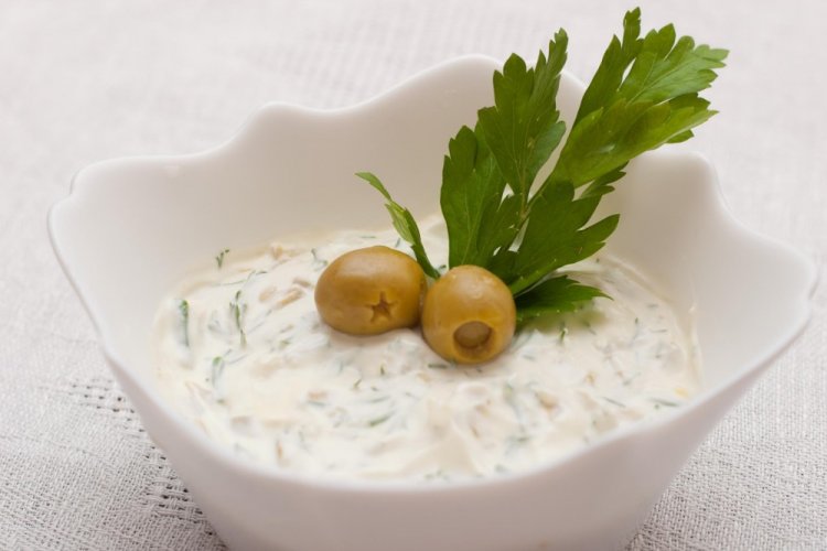 Sour Cream Sauce with Cottage Cheese and Olives