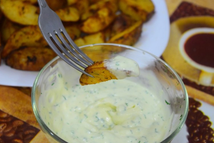 Sour Cream Sauce for Potatoes