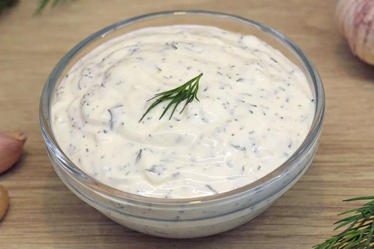Sour Cream Sauce with Dill