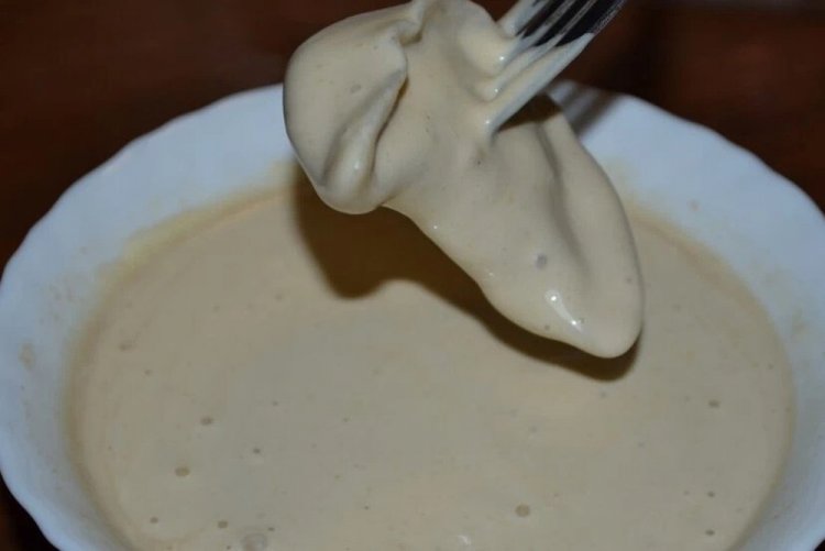 Sour Cream Sauce with Vinegar for Dumplings