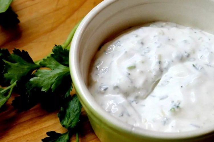 Sour Cream Sauce for Potato Pancakes