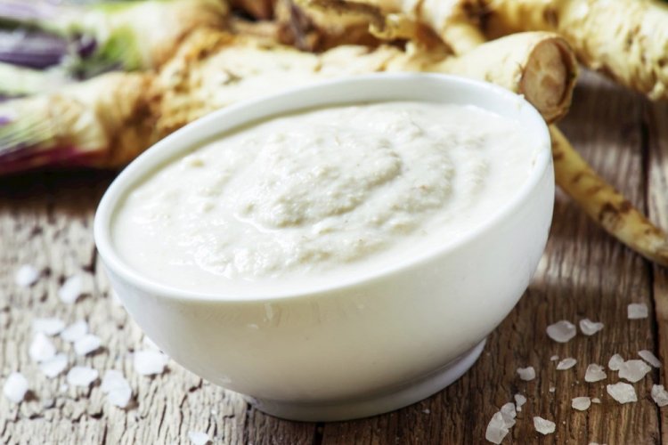 Sour Cream Sauce with Horseradish