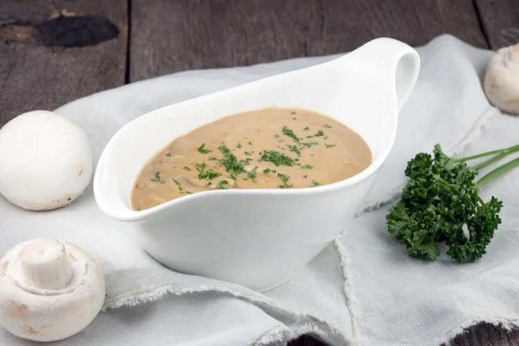 Sour Cream Sauce with Mushrooms