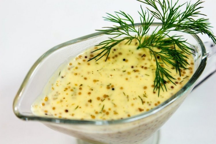 Sour Cream Sauce with Lemon and Mustard