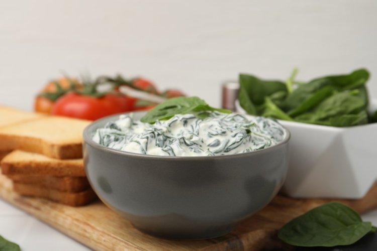Cream Sauce with Spinach