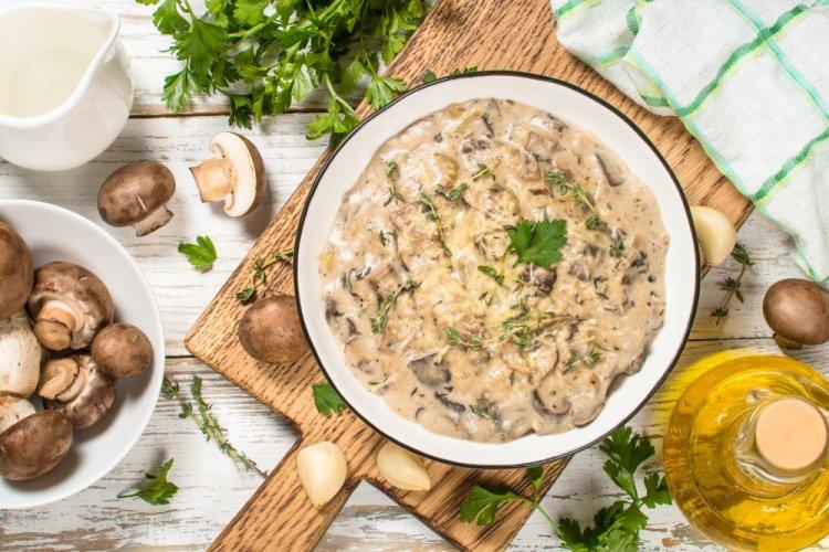 Cream Sauce with Champignons