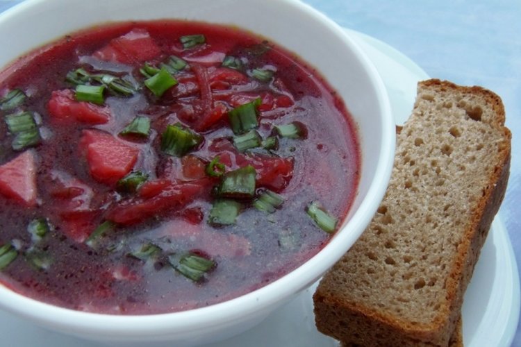 Sopa de remolacha para niños