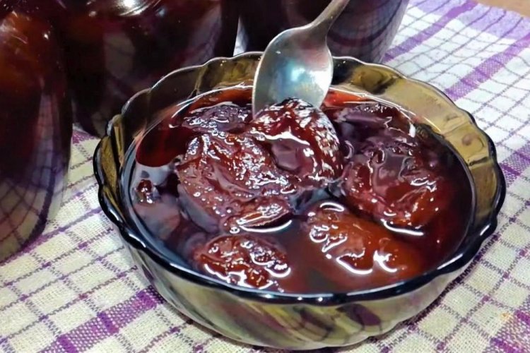 Seedless Prune Jam for Winter