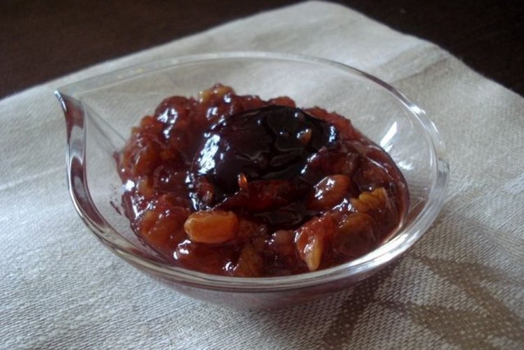 Prune Jam with Raisins for Winter