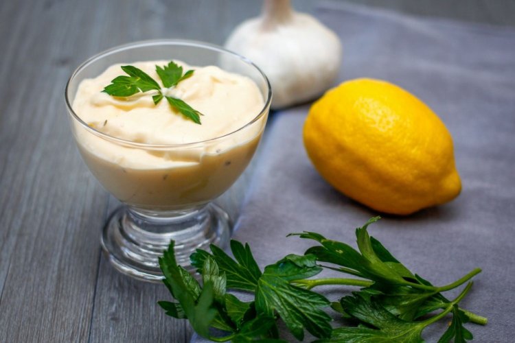 Garlic Sauce with Lemon for Shawarma