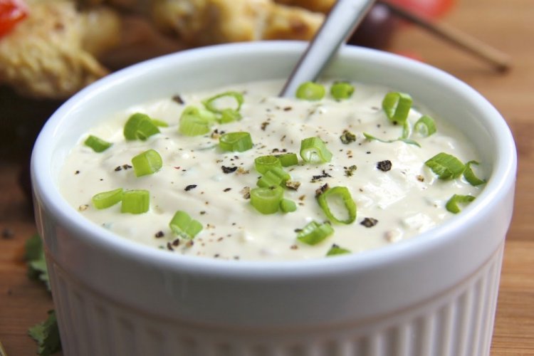 Garlic Sauce with Kefir