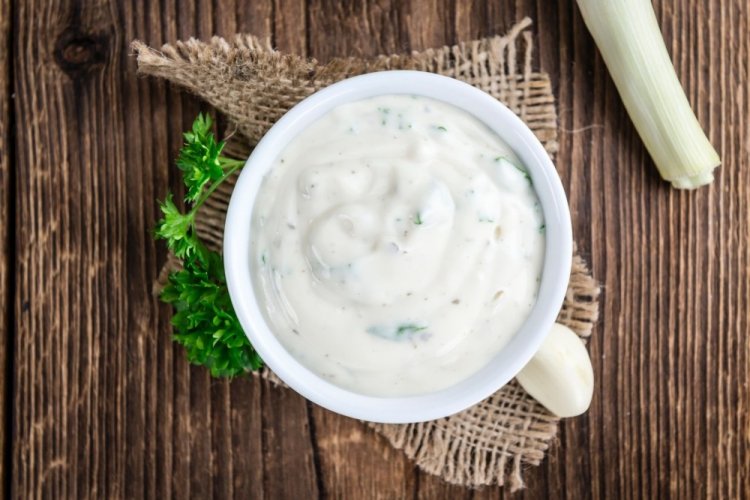Garlic Sauce with Egg Yolks