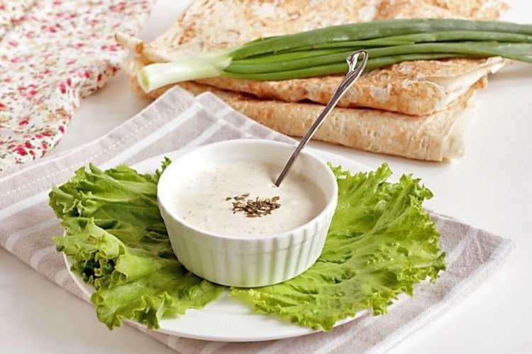 Garlic Sauce with Cilantro for Shawarma