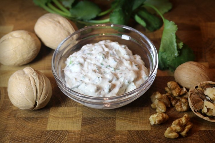 Garlic Sauce with Nuts for Shawarma